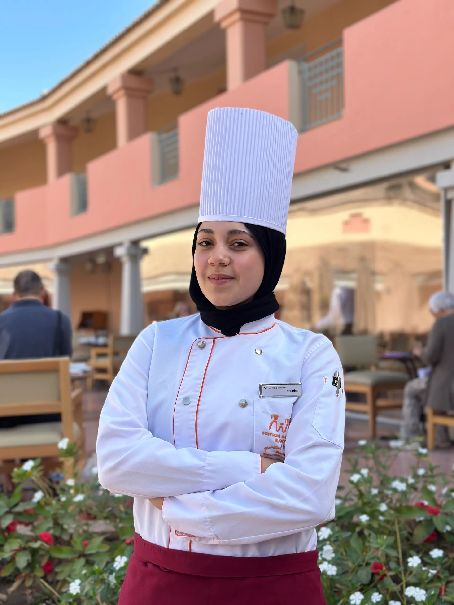 Frauen im Gastgewerbe Woman in hospitalityالمرأة في قطاع الضيافةا